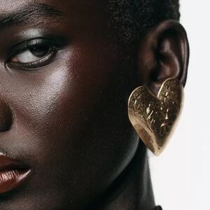 NEW. Zara Large Gold Heart Earrings.